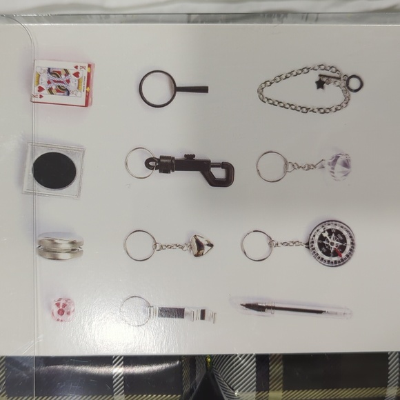 Life at Home Holiday Crackers Set of 12 - Picture 4 of 8